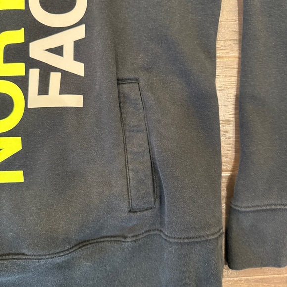 The North Face Neon Half Dome Pullover Hoodie – Women’s Large - Picture 5 of 9